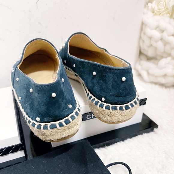 Authentic CHANEL Stunning Pearl CC Dark Teal Suede Espadrilles - Picture 12 of 15